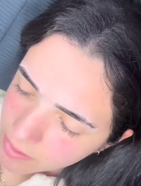 Brow Shaping — Beauty Salon of Naples